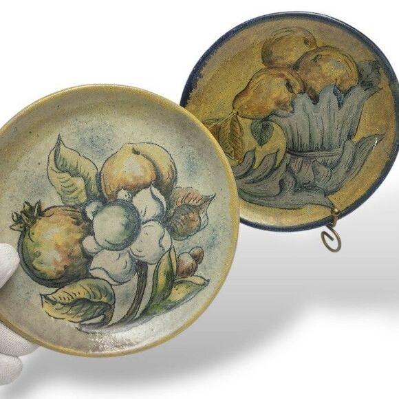 Two Capelo Studio Guanajuato 6” Mexican Pottery Wall Plates Fruits Signed - Picture 1 of 9